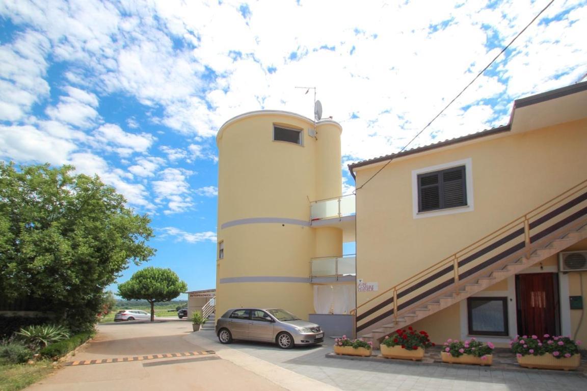 Appartamento Silos Mare Novigrad Istria Esterno foto